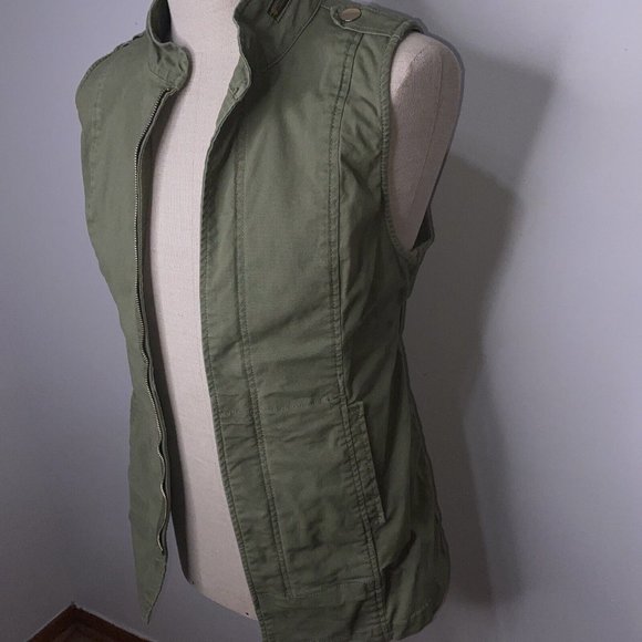 CAbi Womens Vest Green Army Cargo Utility Elastic Back Pockets Safari  Small - Picture 2 of 7